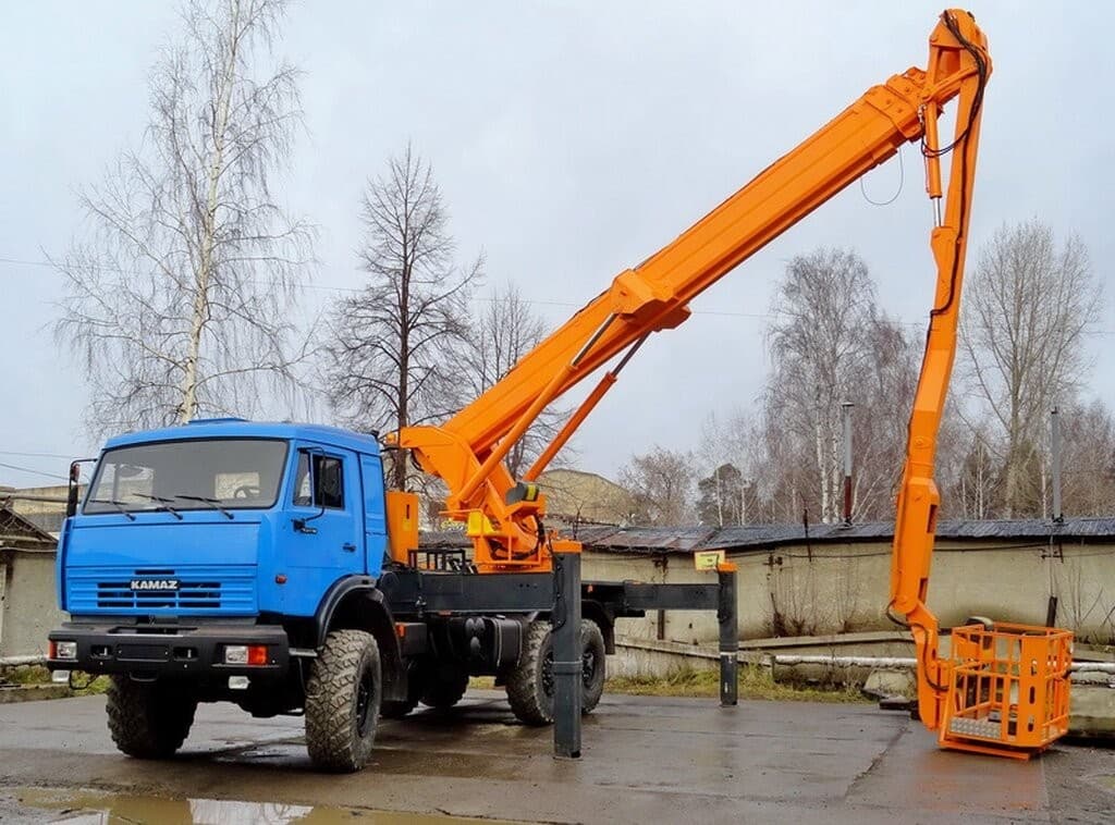 Автовышка Камаз вездеход 28 метров
