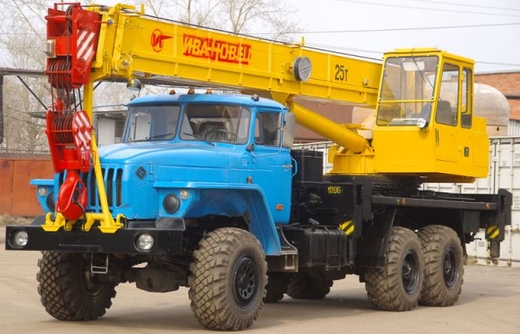 Автокран «Ивановец» 25 тонн